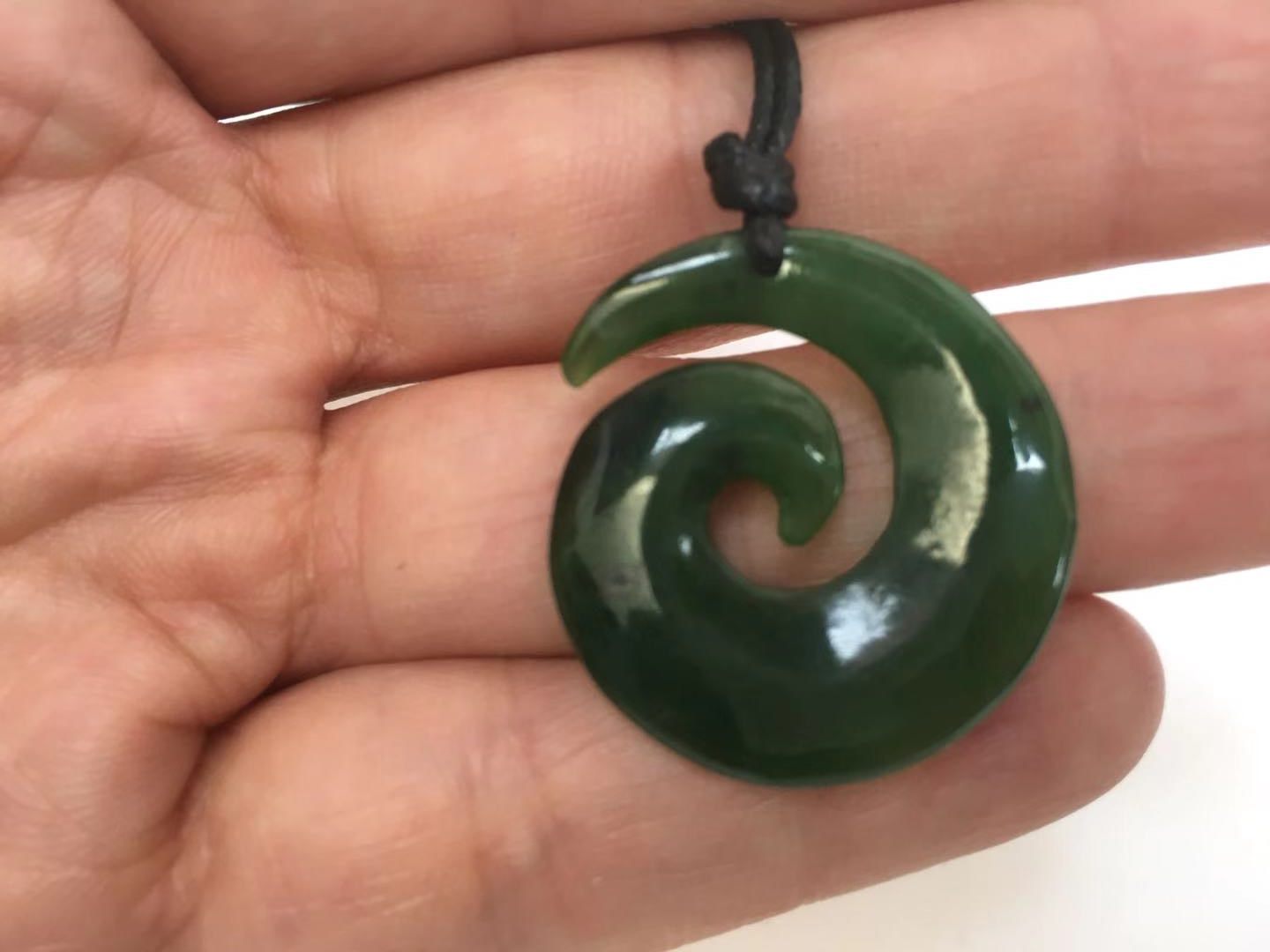 Greenstone Nephrite Jade Koru Pendant – 27mm Hand-Carved Gift by Carving Studio NZ Stock