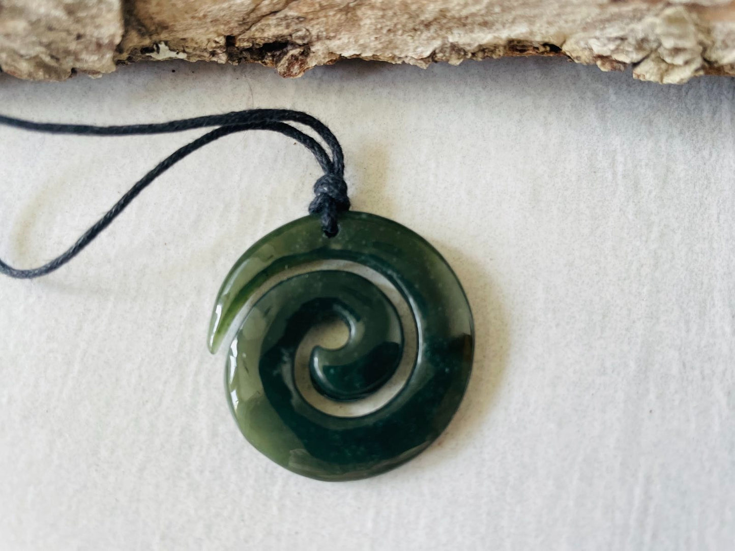 Greenstone Nephrite Jade Koru Pendant E025 – 35×35mm with Gift Box