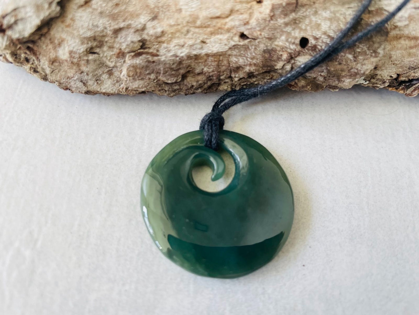 Greenstone Nephrite Jade Koru Pendant E038 – 35×35mm with Gift Box