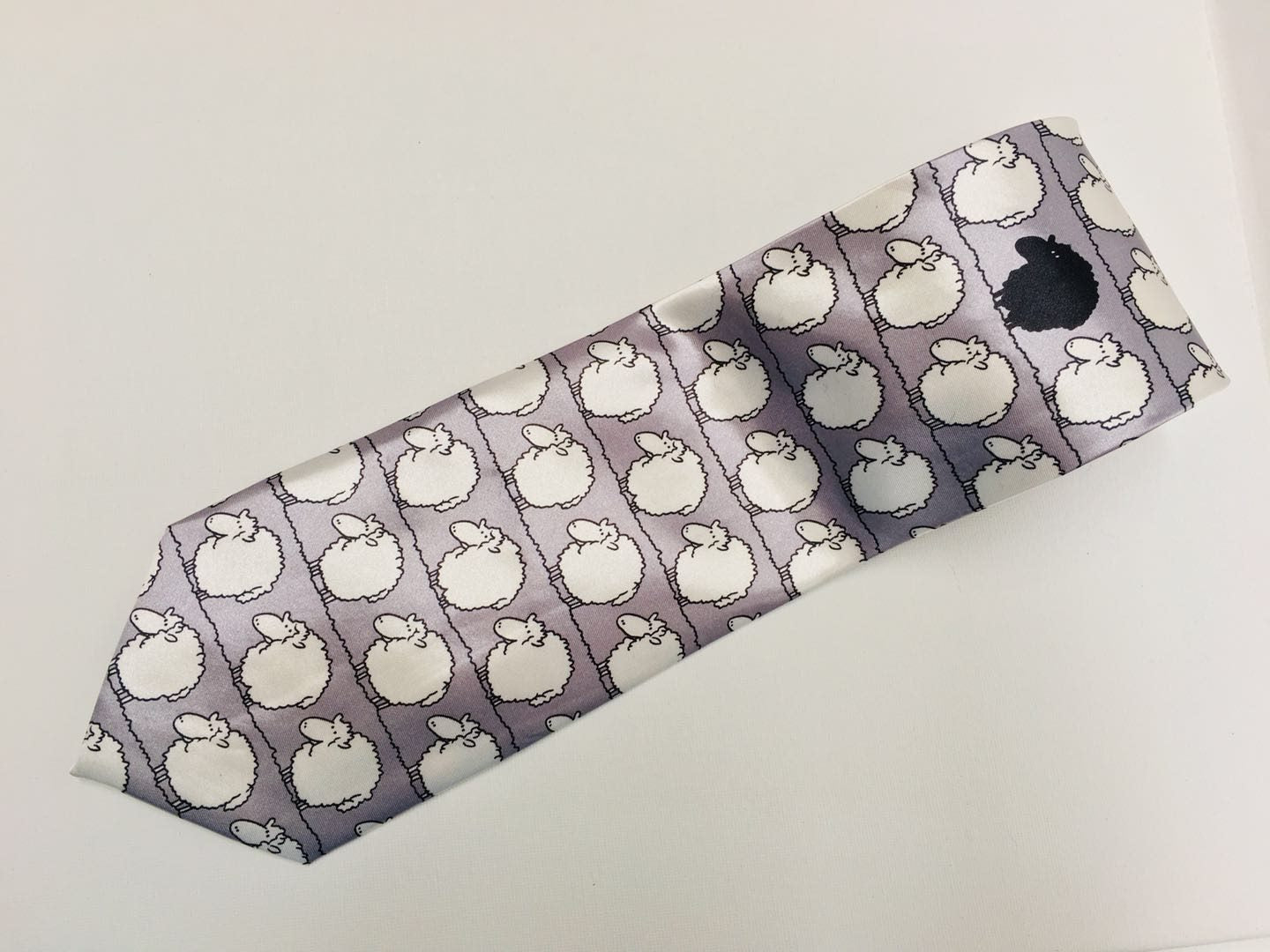 New Zealand Black SheepTie Silver Grey