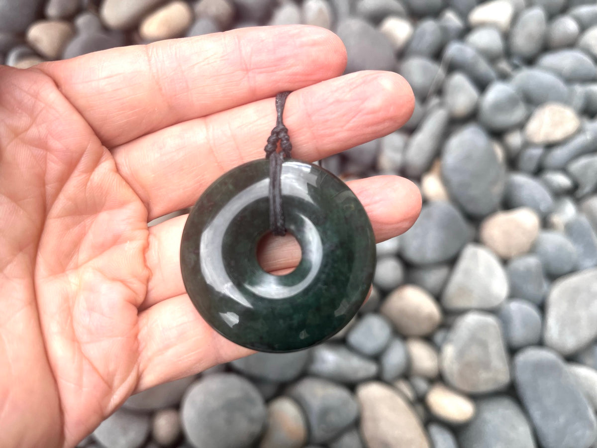 Donut Greenstone Pendant – Māori Porowhita Design 40mm Carving Studio NZ
