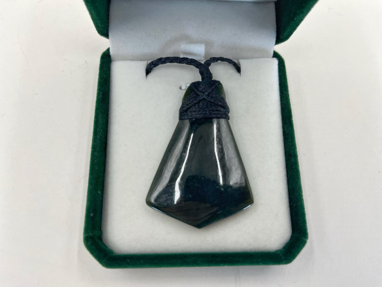 Lashed Greenstone Nephrite Jade Maori Toki 50mm