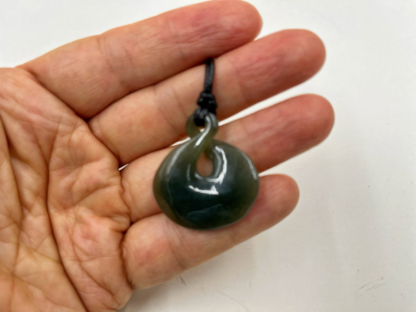 Greenstone Nephrite Jade Fat Twist Pendant E027 – 26×20mm with Gift Box