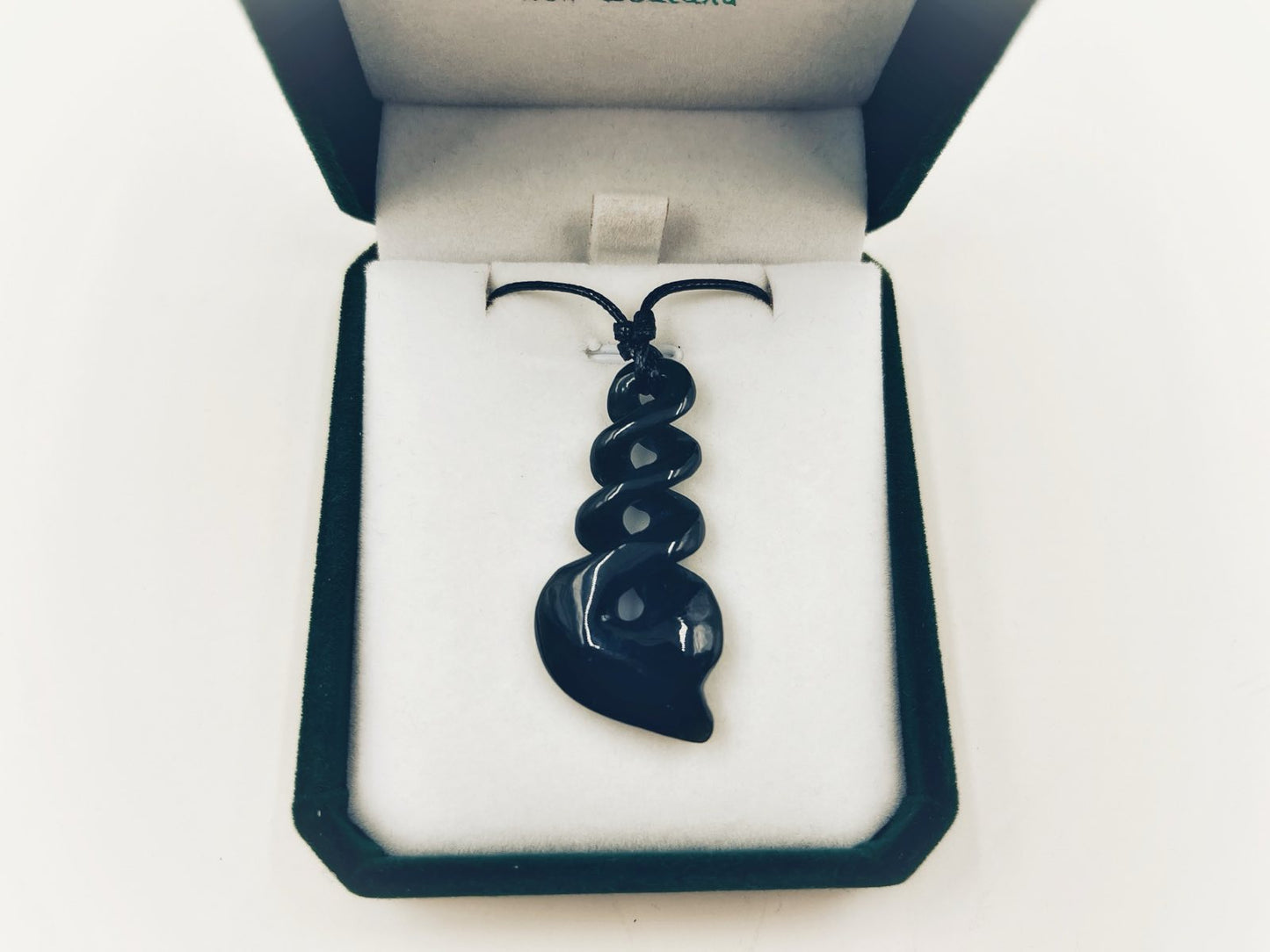 Greenstone Nephrite Jade Triple Twist Pendant – 43mm Hand-Carved Carving Studio NZ nzep35
