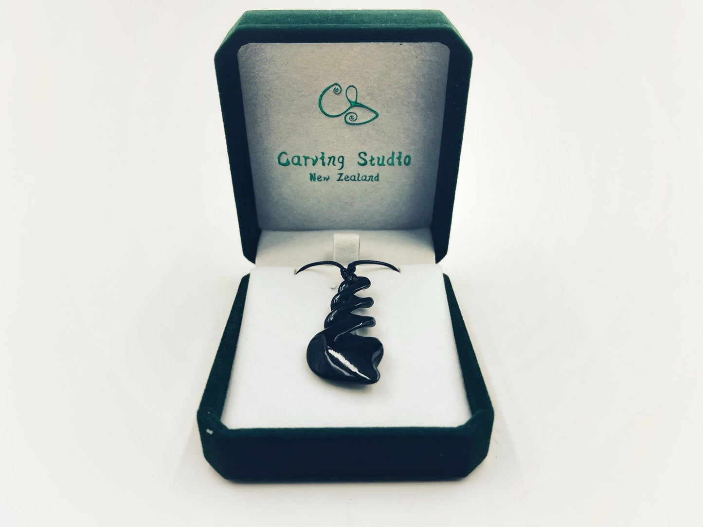 Greenstone Nephrite Jade Triple Twist Pendant – 43mm Hand-Carved Carving Studio NZ nzep35