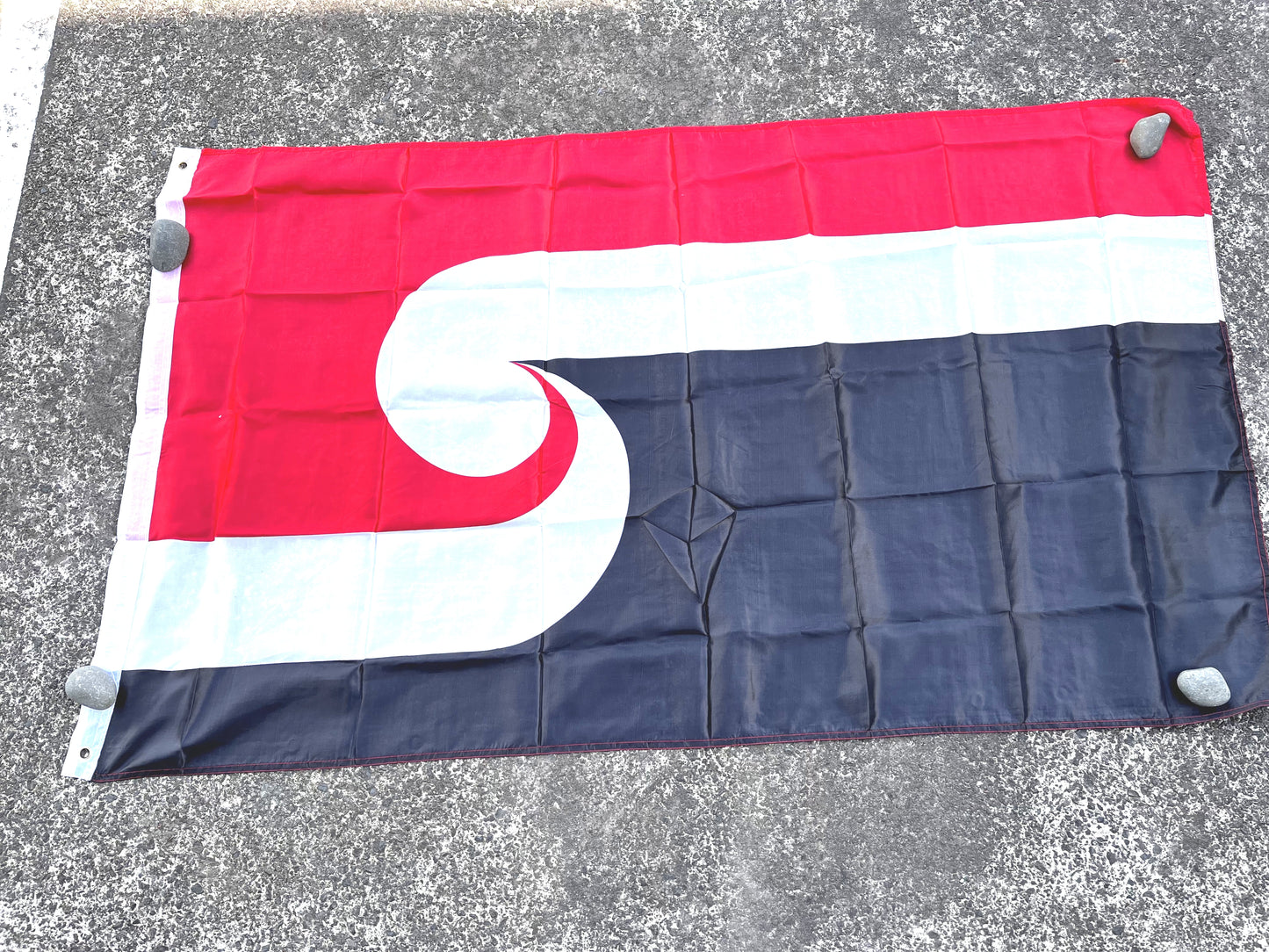 Large Maori Flag with Reinforced Brass Grommets - 150x90cm