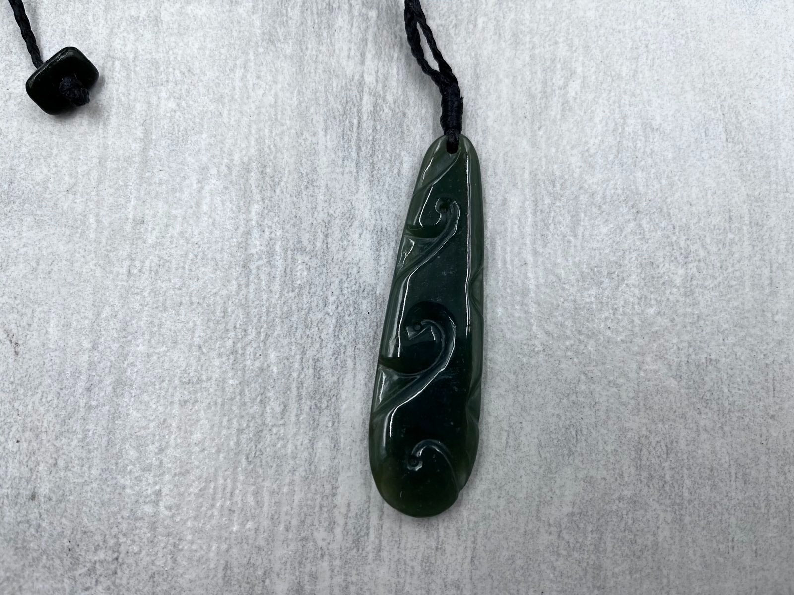Greenstone Nephrite Jade Koru Long Drop Pendant NH066 – 70×19mm with Toggle and Gift Bag
