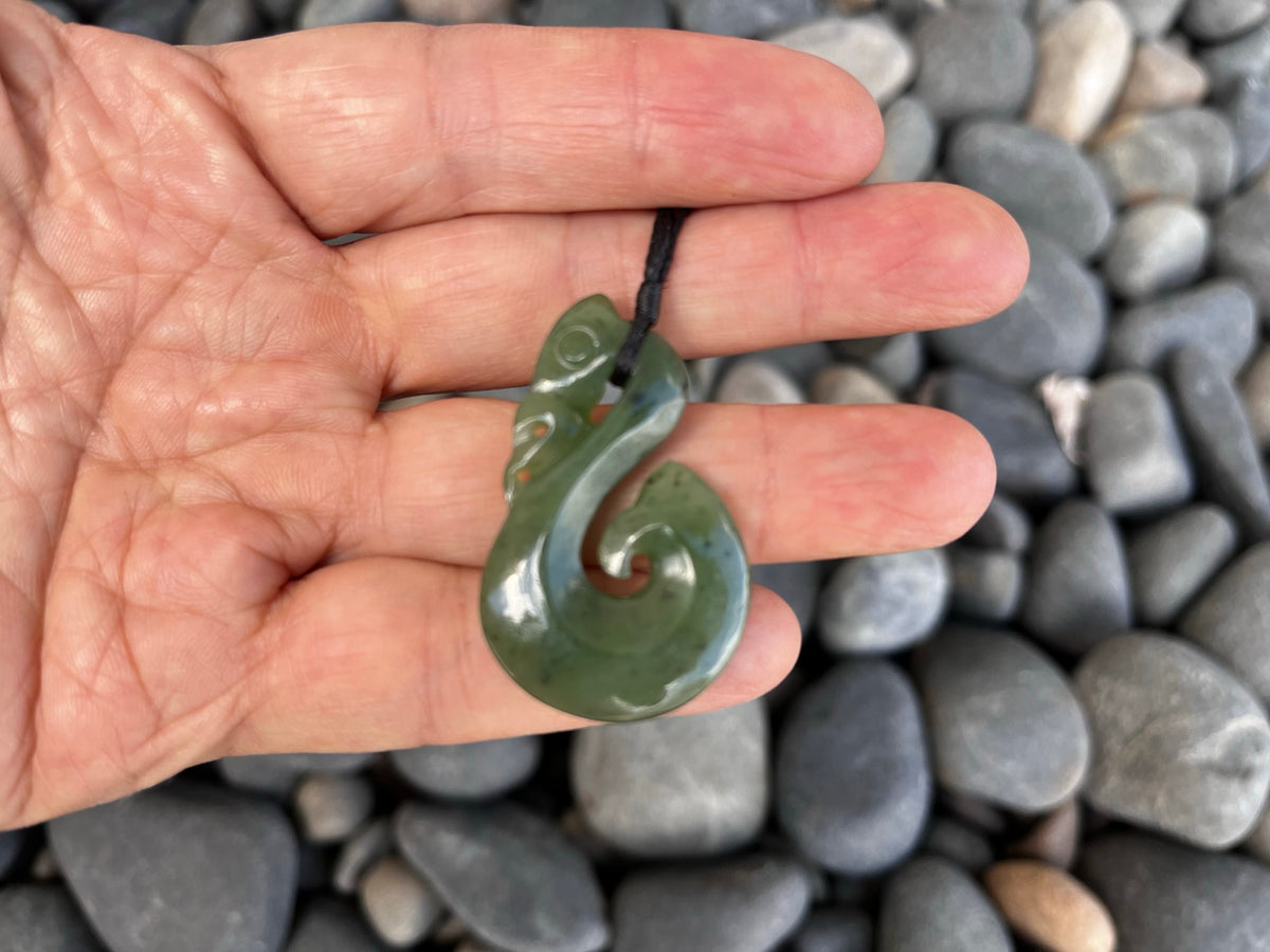 Greenstone Nephrite Jade Manaia Hei Matau Pendant – 40mm TM04 Hand-Carved Fish Hook Necklace with Luxury Gift Box | Carving Studio NZ